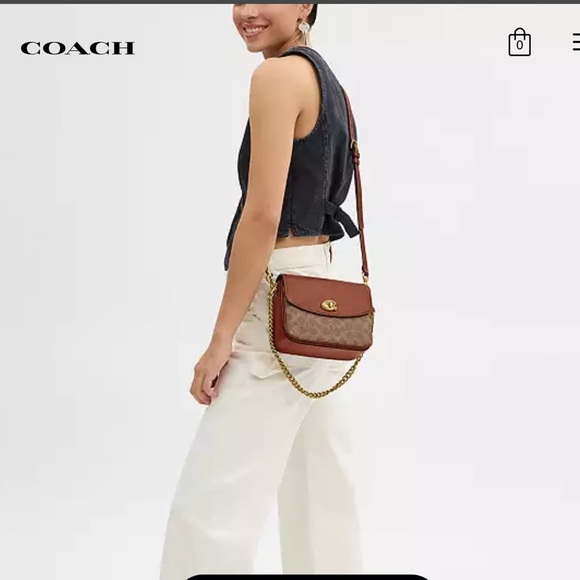 NEW Coach Cassie Crossbody Bag 19 In Signature Canvas w/ Shoulder strap - Picture 3 of 9